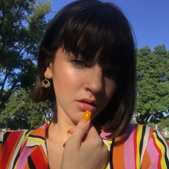 Meet your Posher, Emily - Picture 1 of 1